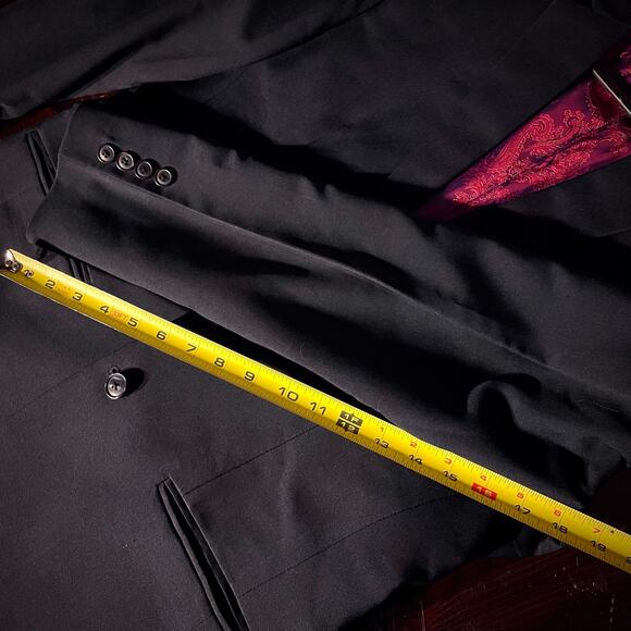 Hand Tailored Suit - Navy Blue with Red to Blue Iridescent Paisley Interior - Picture 4 of 8